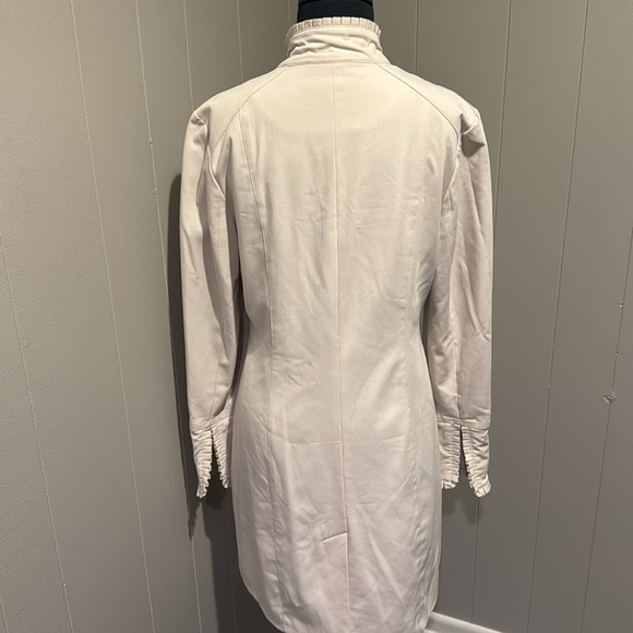 kenzie putty tiny box pleat edging hidden hook front long lined jacket. Size 8 - Picture 4 of 7